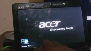 How To Change Boot Device Acer Aspire One Laptop [upl. by Nonnahsed333]